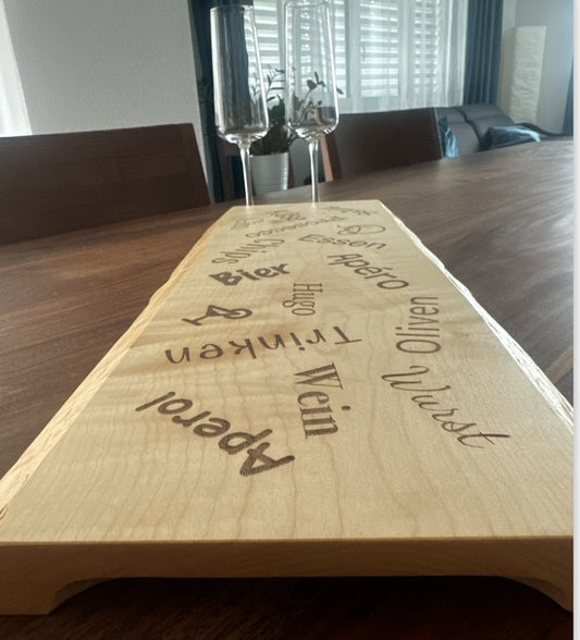 Aperoplatte Holz – Personalisiert & handgemacht in der Schweiz 🇨🇭